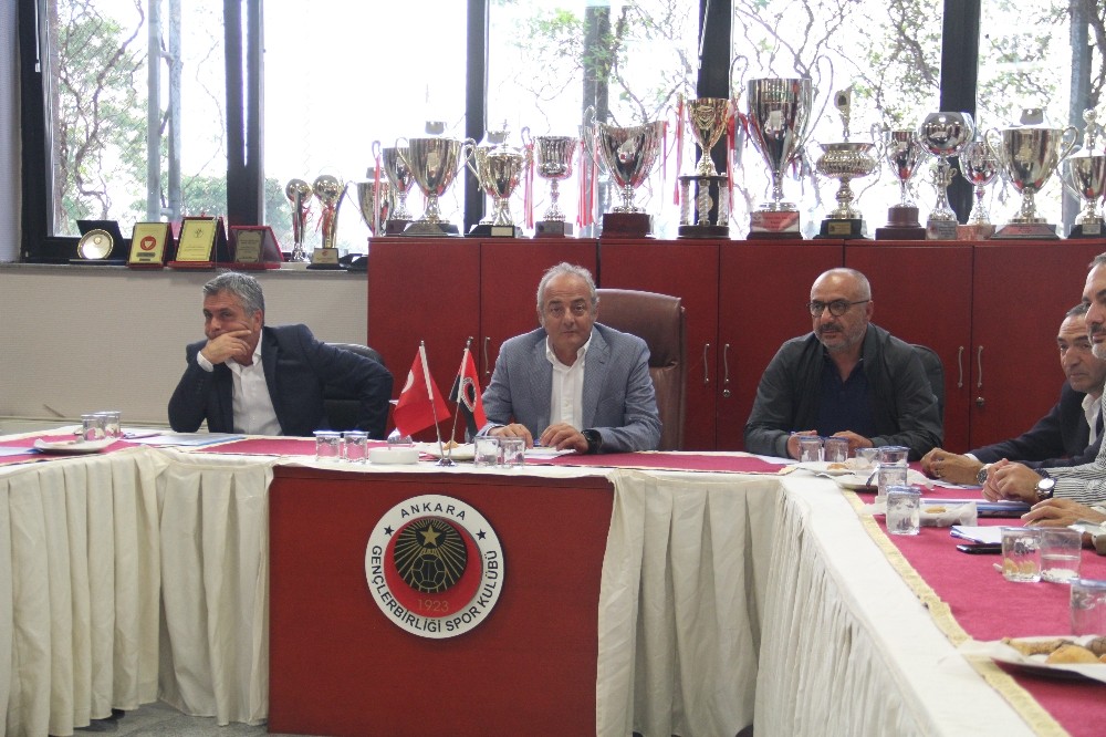 Gençlerbirliği yönetiminde görev dağılımı yapıldı 