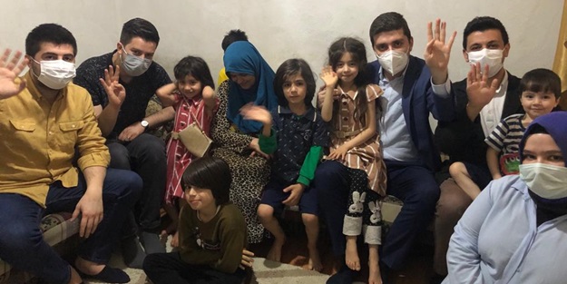 Gençlerden bin yetime giysi! AK Parti’den “Bir tebessümleri yeter” kampanyası!