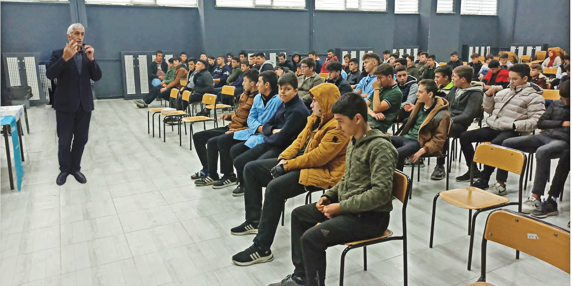 Gençleri tevhidi bakışla yetiştirmeliyiz