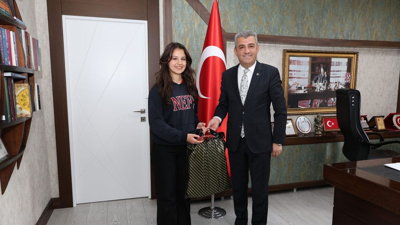 Gençlerimiz başarılarıyla gururlandırıyor! Küresel Yapay Zeka’da dünya üçüncülüğü