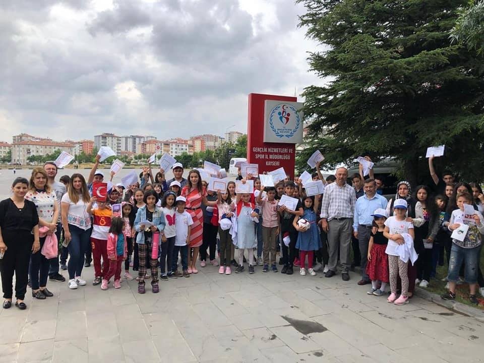 Gençlerin çifte karne sevinci 