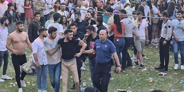 Gençlik festivali taciz iddiası sonrası karıştı! Tekme ve yumruklar havada uçuştu