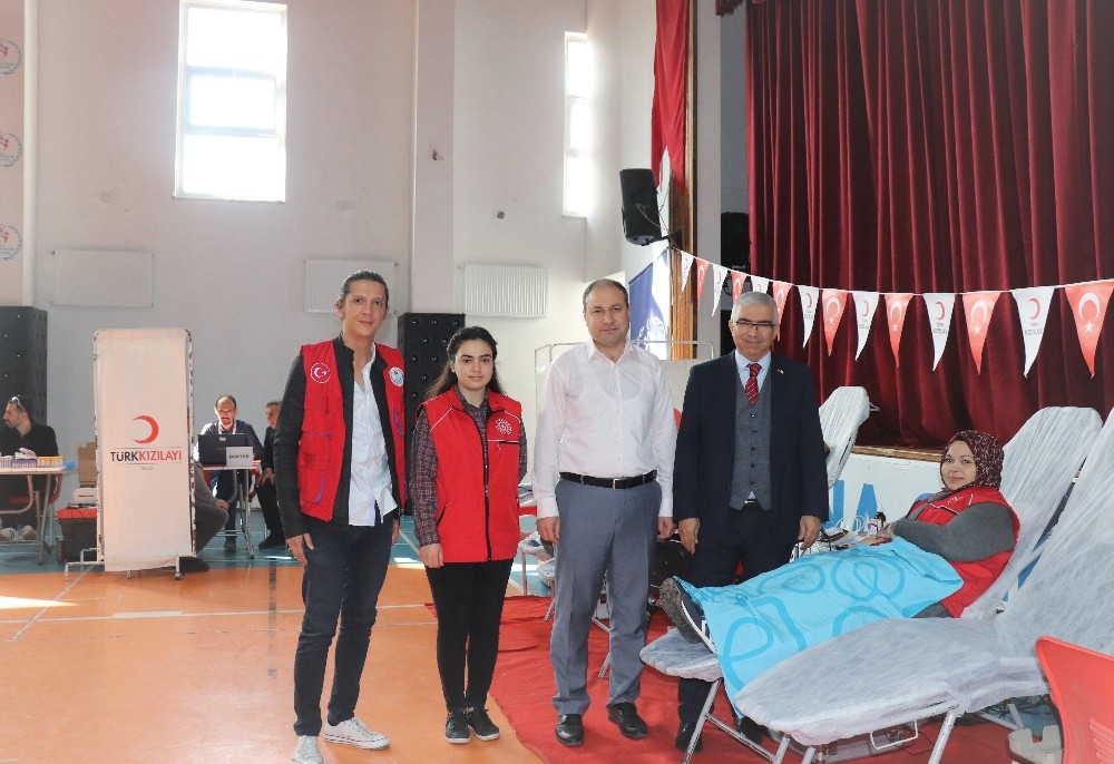 Gençlik Merkezinden kan bağışı kampanyası 