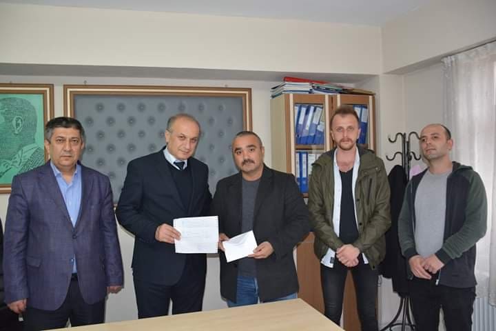 Gençlik platformu dezenfekte çalışmaları için belediyeye bağışta bulundu 