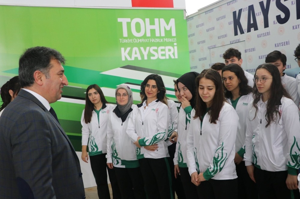 “Gençlik Psikolojisi, gönüllülük bilinci, davranışsal bağımlılık” projesinin protokolü imzalandı 