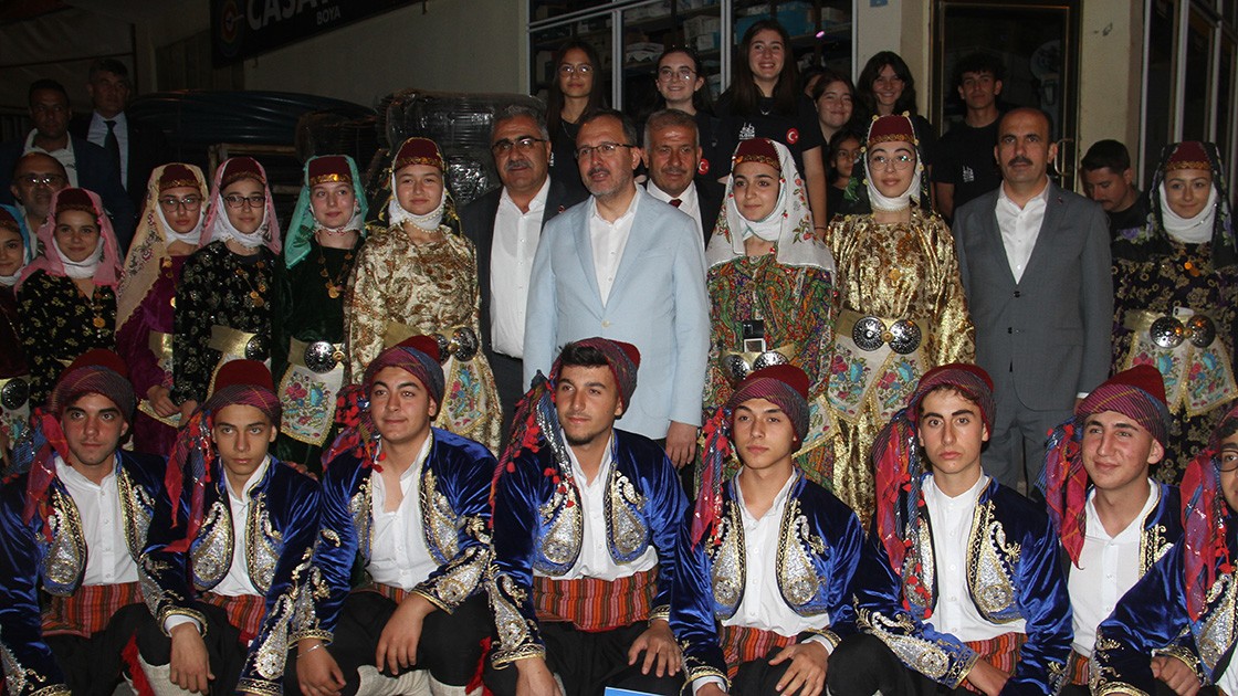 Gençlik ve Spor Bakanı Kasapoğlu, Konya'da Beyşehir ve Hüyük'ü ziyaret etti