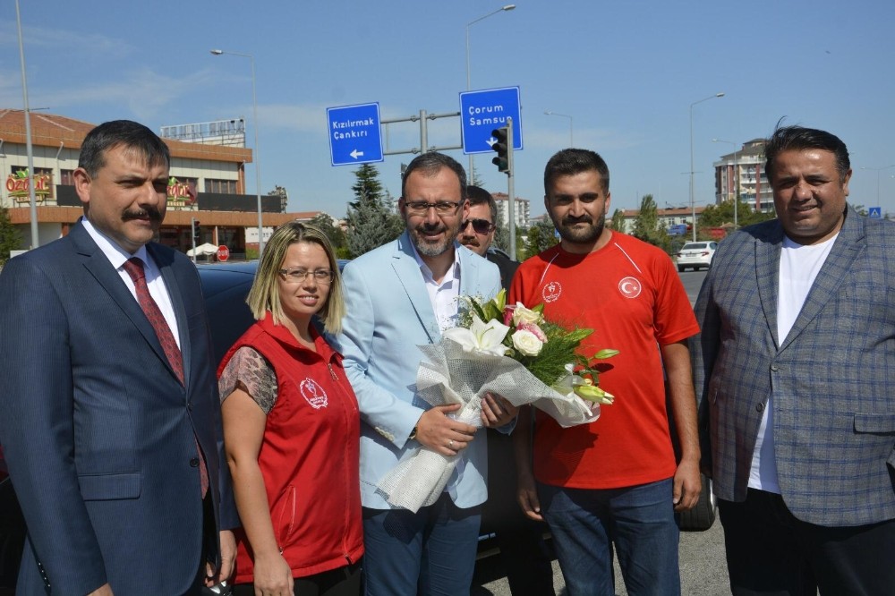 Gençlik ve Spor Bakanı Kasapoğlu Sungurlu’da 