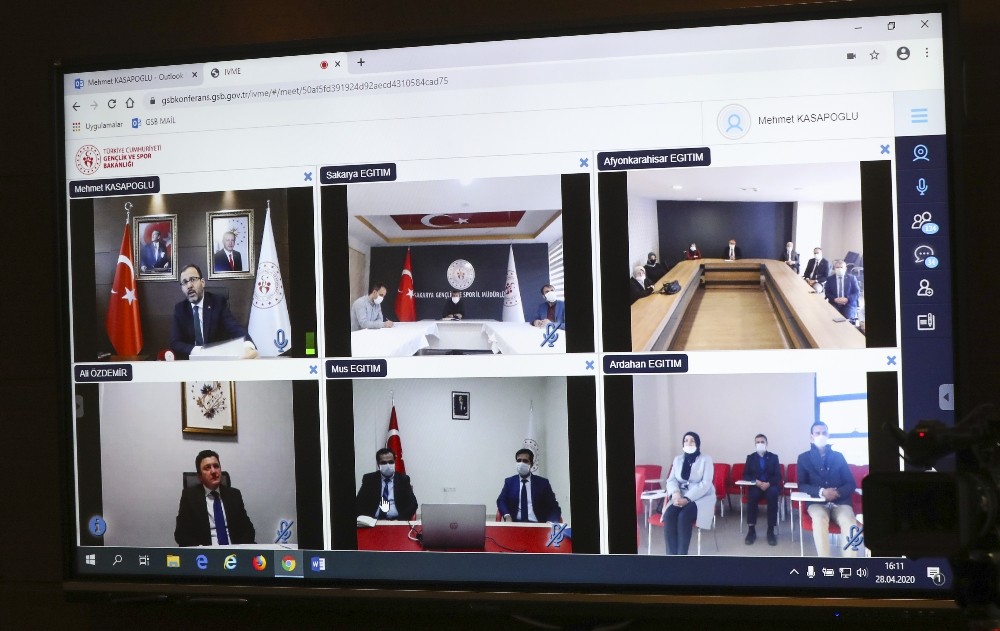 Gençlik ve Spor Bakanı Kasapoğlu, yurt müdürleriyle görüştü 