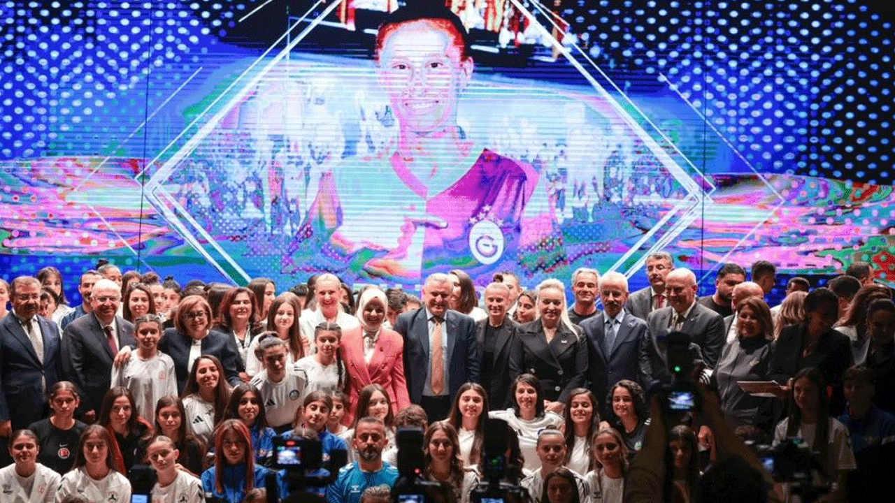 Bakan Osman Aşkın Bak: Şırnak'ta roket sesleri yerine raket sesleri var