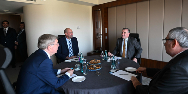 Gençlik ve Spor Bakanı Osman Aşkın Bak'tan kritik görüşme! Tüm detaylar açıklandı...