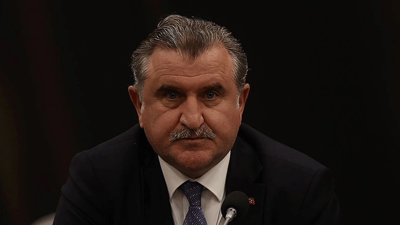 Bakan Bak'tan Serhat Akın mesajı