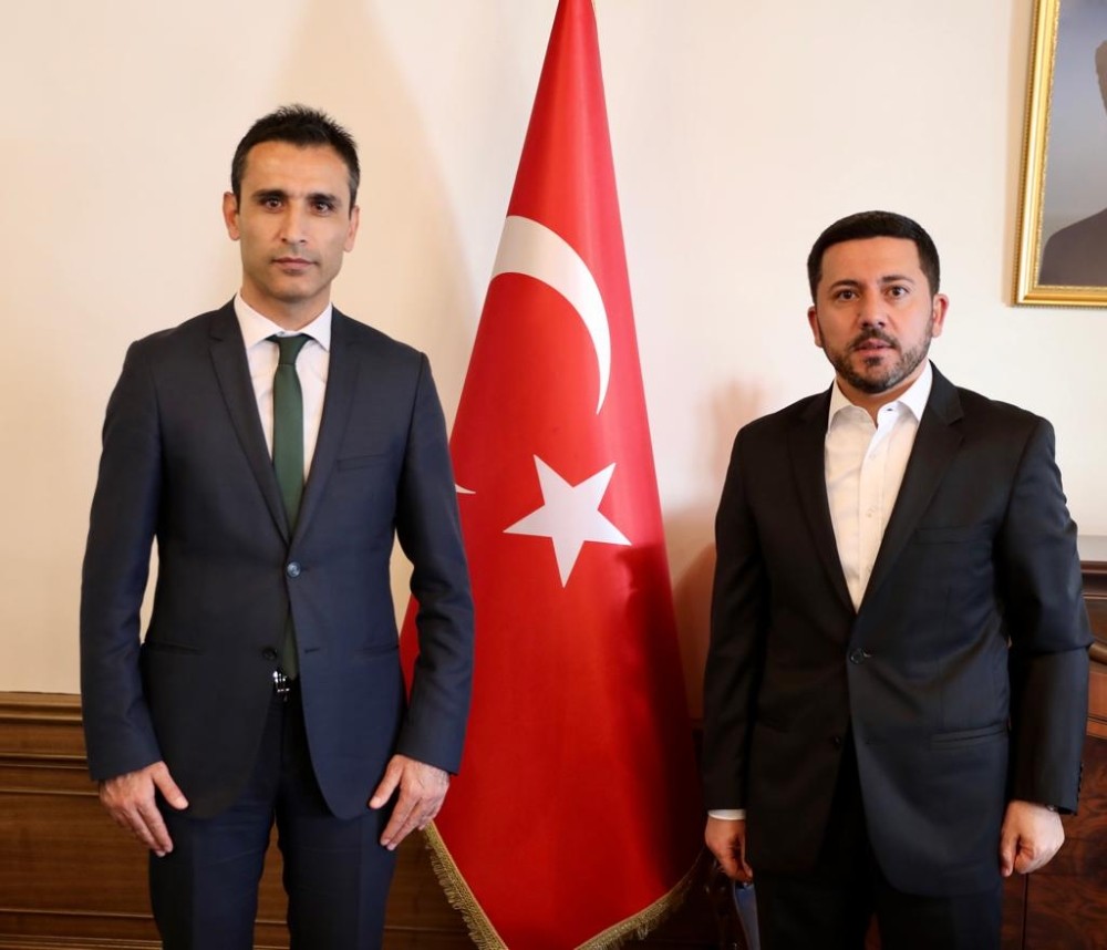 Gençlik ve Spor İl Müdürü Özdemir, Belediye Başkanı Arı’yı ziyaret etti 