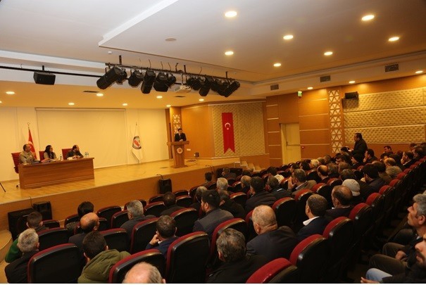 Genç’te muhtarlarla istişare toplantısı 