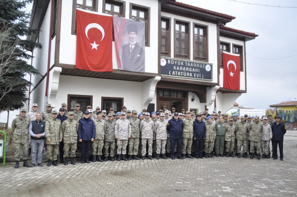 Genelkurmay Başkanlığı askeri personellerinden Atatürk Evi’ne ziyaret 