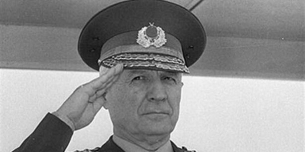 TSK'dan Kenan Evren için Hürriyet'te taziye ilanı!