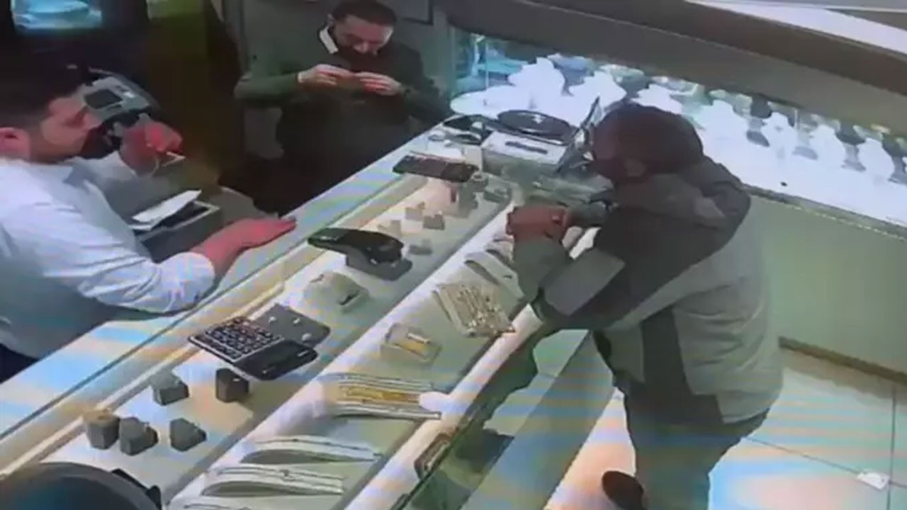 Gerçek sonradan ortaya çıktı! Kuyumcuyu şaşkına çeviren tuzak