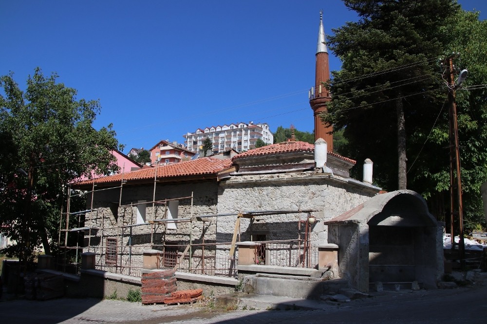 Gerede Yukarı Tekke Camii’nin restorasyonu devam ediyor 