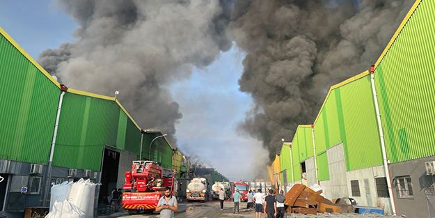 Geri dönüşüm tesisinde yangın