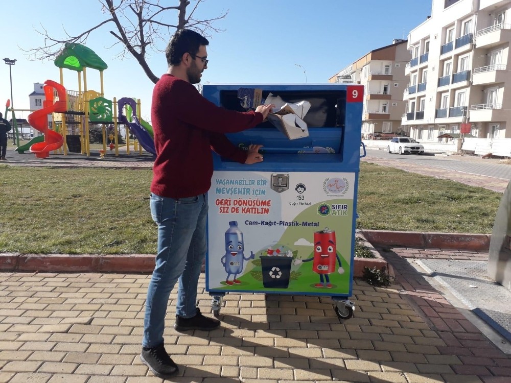 Geri dönüşümle hem ekonomiye katkı hem çevreye katkı 