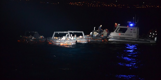 Geri itilen 129 düzensiz göçmen kurtarıldı