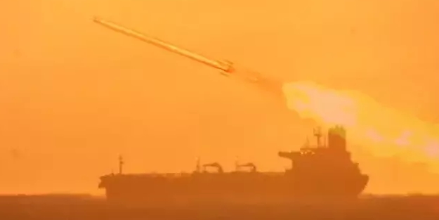 Gerilimin adresi: Hint Okyanusu... Kimyasal tanker vuruldu: ABD'den İran iddiası!