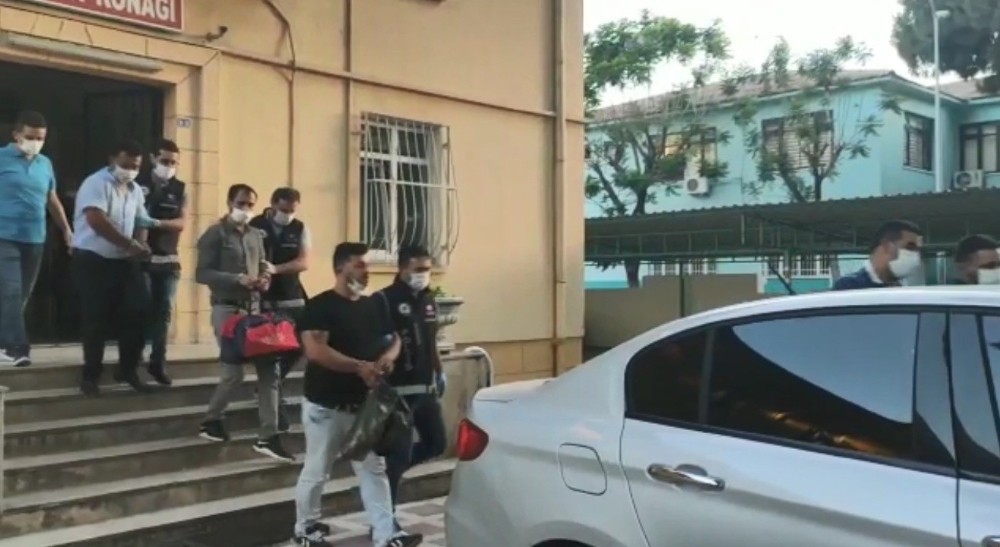 Germencik’te silah ticareti yapan 5 kişi yakalandı 