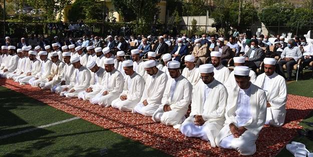 Geylani Medresesi'nde tahsillerini tamamlayan 41 talebeye icazetleri verildi