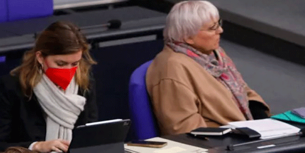 Gezi kalkışmasına Türkiye'ye gelerek destek vermişti! Alman Bakan Roth mecliste dondu kaldı