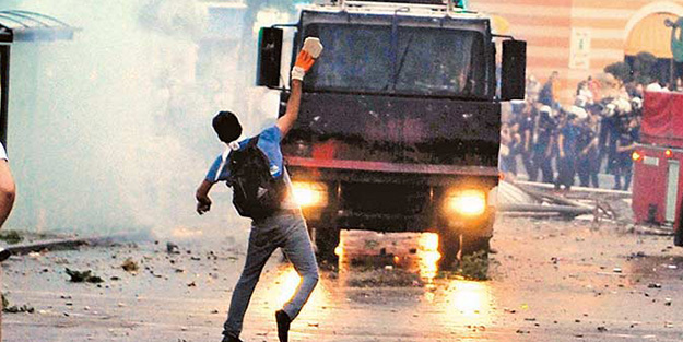 Gezi kalkışmasını hortlatmaya çalışanlar yine polise saldırdı