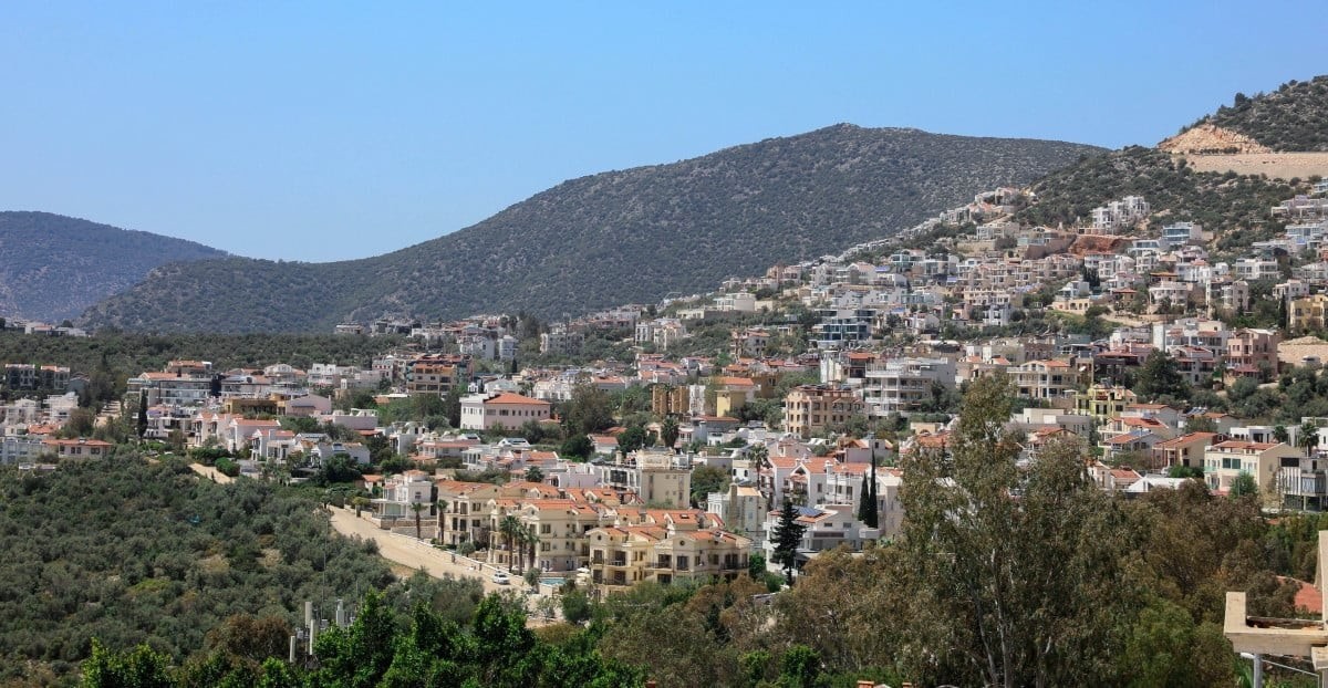 Gezi Parkı'nda ağaç diye böğürenler Kaş'ı betona boğdu!
