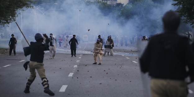 Gezi senaryosu Pakistan'da!