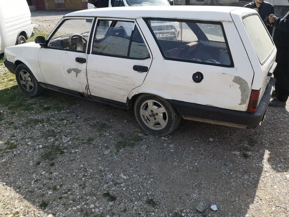 Gezmek için otomobil çalmışlar 