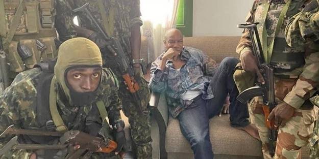 Gine'de darbe girişimi! Darbeci askerler yönetime el koyduklarını açıkladı