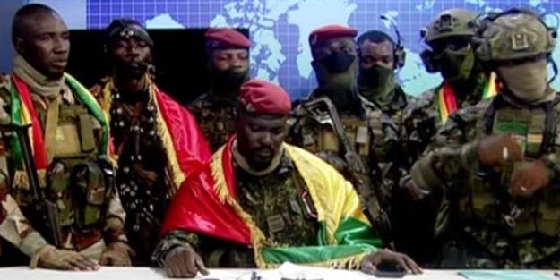 Gine'de darbeciler hükümet üyelerine yurt dışı çıkış yasağı koydu