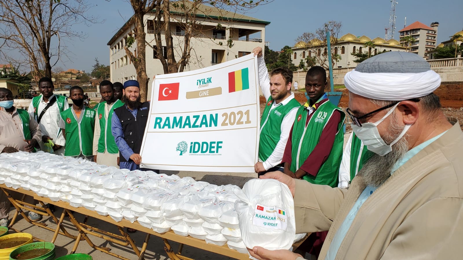 Gine'de Ramazan'ın Bereket ve Heyecanı Yaşanıyor