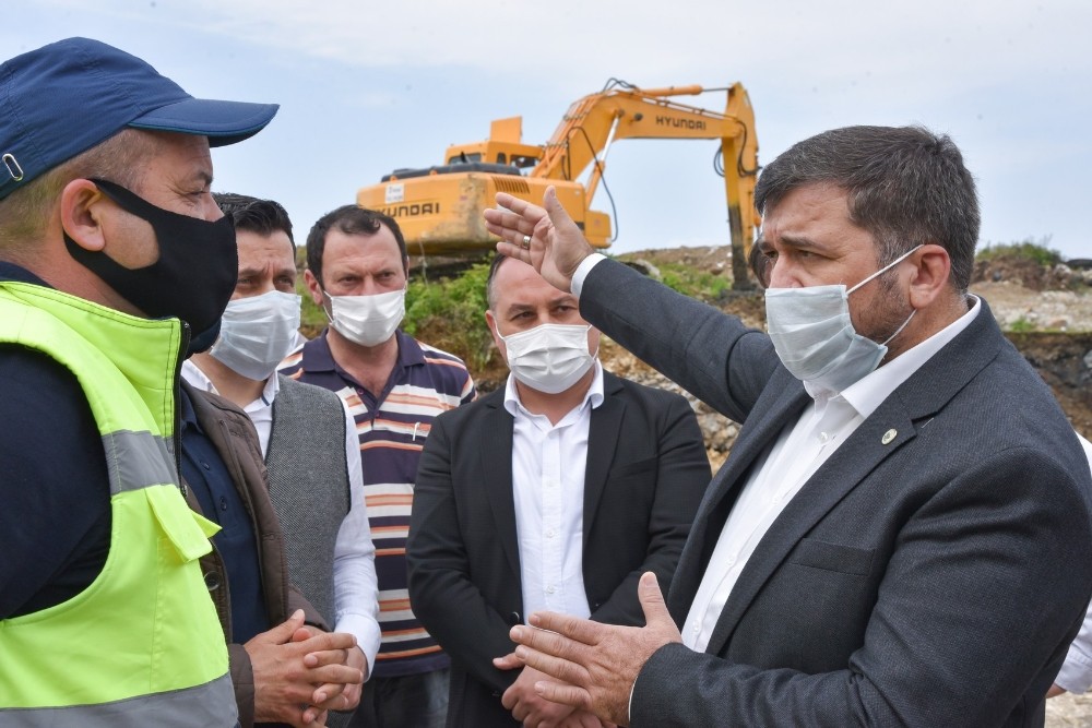 Giresun sahilinde 35 yıldır biriktirilen çöp yığınları ve molozlar temizleniyor 