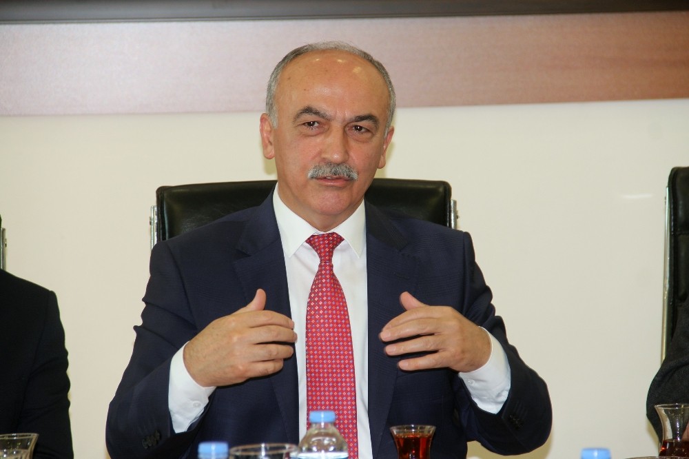 Giresun Üniversitesinde 6 akademisyen daha profesör oldu 