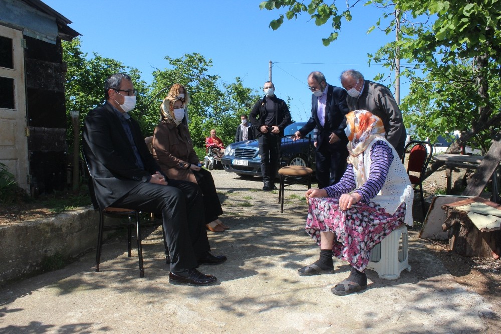 Giresun Valisi’nden şehit annesine ‘Anneler Günü’ ziyareti 