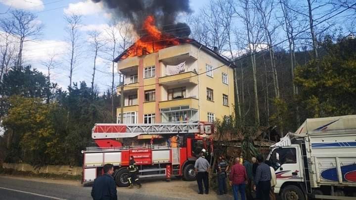 Giresun’da çatıda çıkan yangın korkuttu 