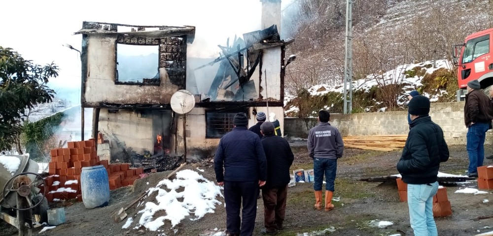 Giresun’da ev yangını: 1 ölü 
