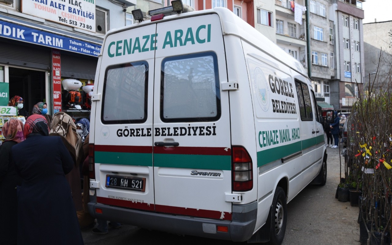 Koronavirüs bir aileyi bir ay içinde yok etti