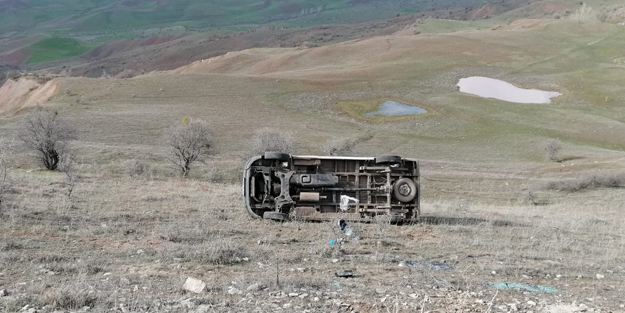 Öğrenci servisi devrildi: 8 yaralı
