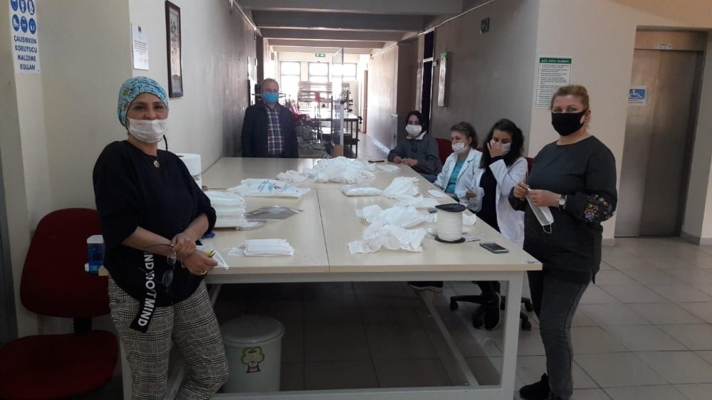 Giresun’da salgının başladığı günden bugüne kadar 22 bin 828 maske üretildi 