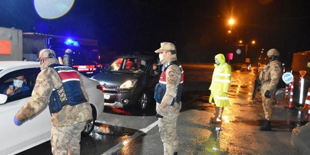 Giriş çıkış yasağı başladı! Polis ve jandarma denetim yapıyor