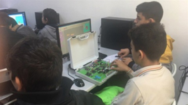 Girişimci öğrenciler akıllı cihaz tasarlıyor