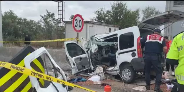 Gişelerde trafik kazası! 3 ölü, 1 yaralı