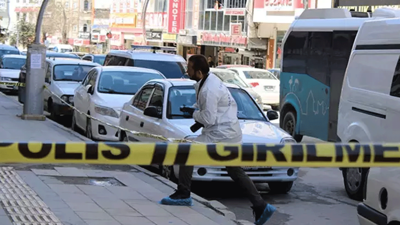 Giyim mağazasında silahlar çekildi: 1 kişi can verdi