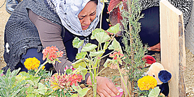 Gizem’e emziğini getirdi