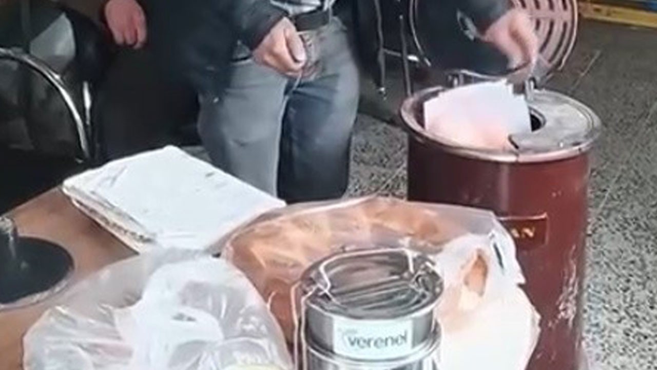 Gizemli hayırsever! Veresiye defteri sobada yandı