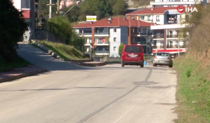 Gizemli yol: Ayağını frenden çeken yokuş yukarı çıkıyor